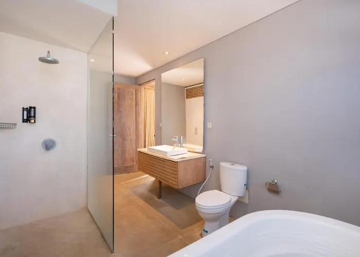 Villa Ewa 1 *