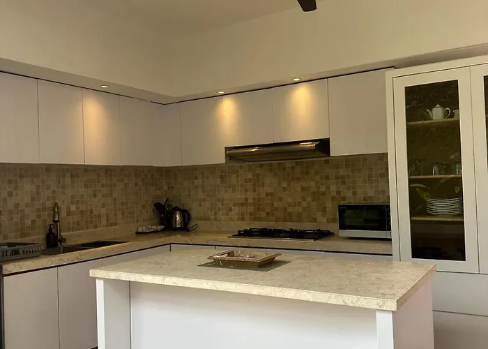 Ewa 1 Villa