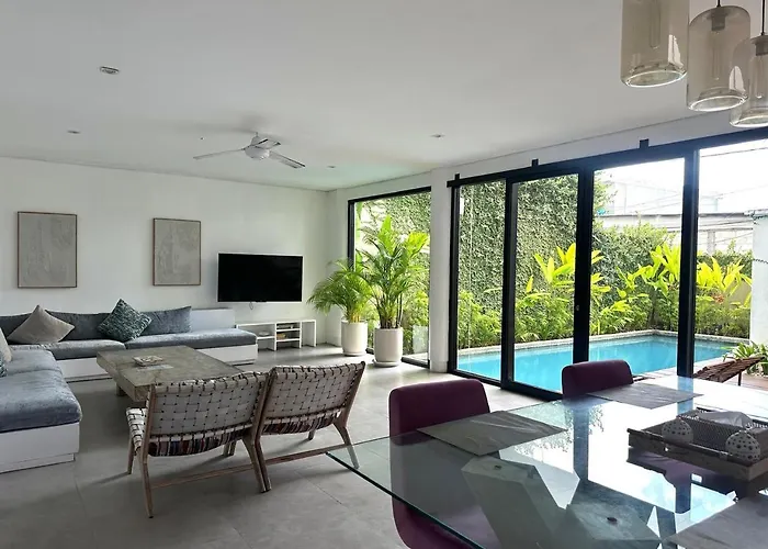 Ewa 1 Villa *